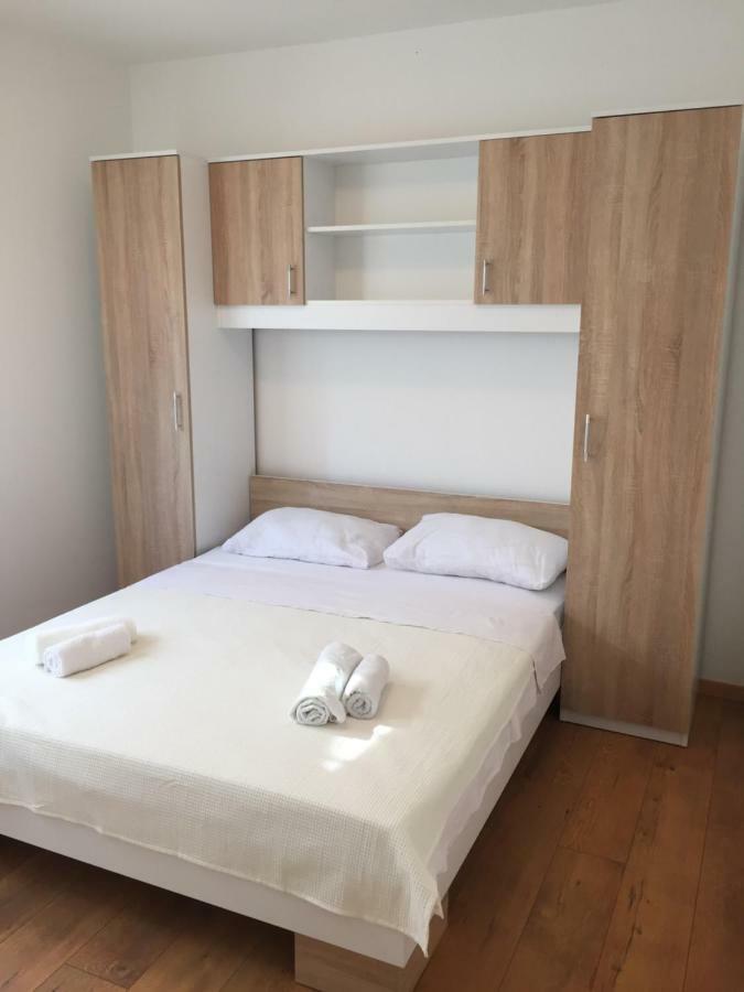 Apartman Visic 1692 Kaštela Eksteriør billede